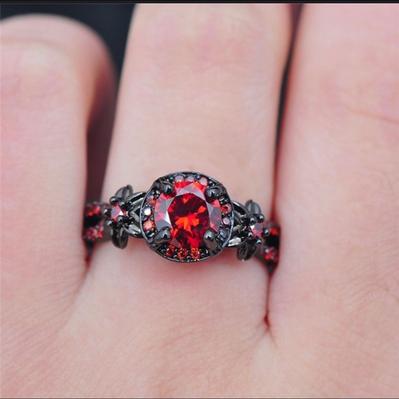 Bijou Ruby Red Garner Black Ring Sz 6 - Picture 4 of 4